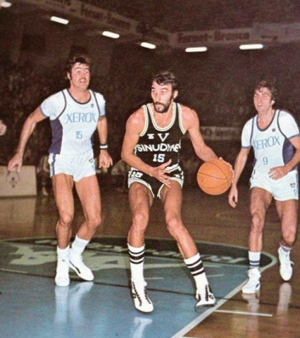 Lauriski, Bertolotti e Farina in Xerox - Sinudyne Bologna al Palalido nella stagione 1977/78.